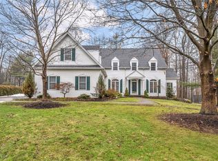 18365 Bent Tree Ln, Chagrin Falls, OH 44023