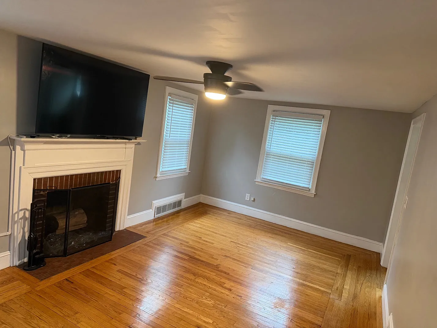 2 bed, 1400 sqft, $2,900 — Photo 2
