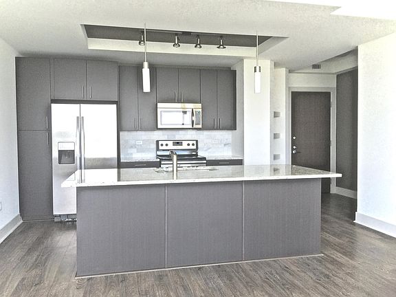 4th image of 112 Nueces St #1906