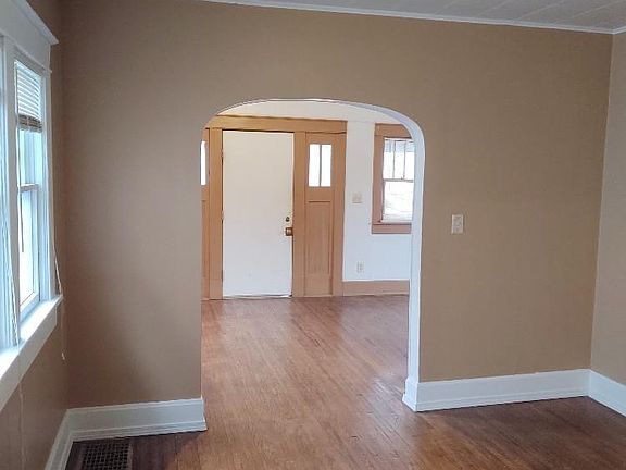 2nd image of 104 N 18th St