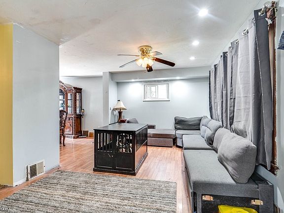5th image of 4218 W 21st St