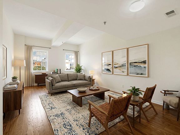 3rd image of 227 Christopher Columbus Dr APT 422B