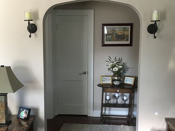 Living Room/Hallway