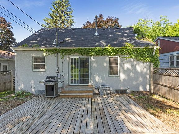 3rd image of 3011 Johnson St NE