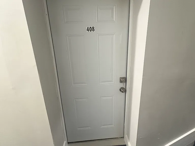 2105 Maryland Ave #404 — Photo 12