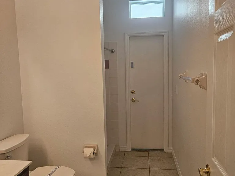 1 Emmons Ln — Photo 39