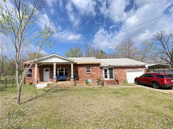 106 E 1st St, Hartford, AR 72938