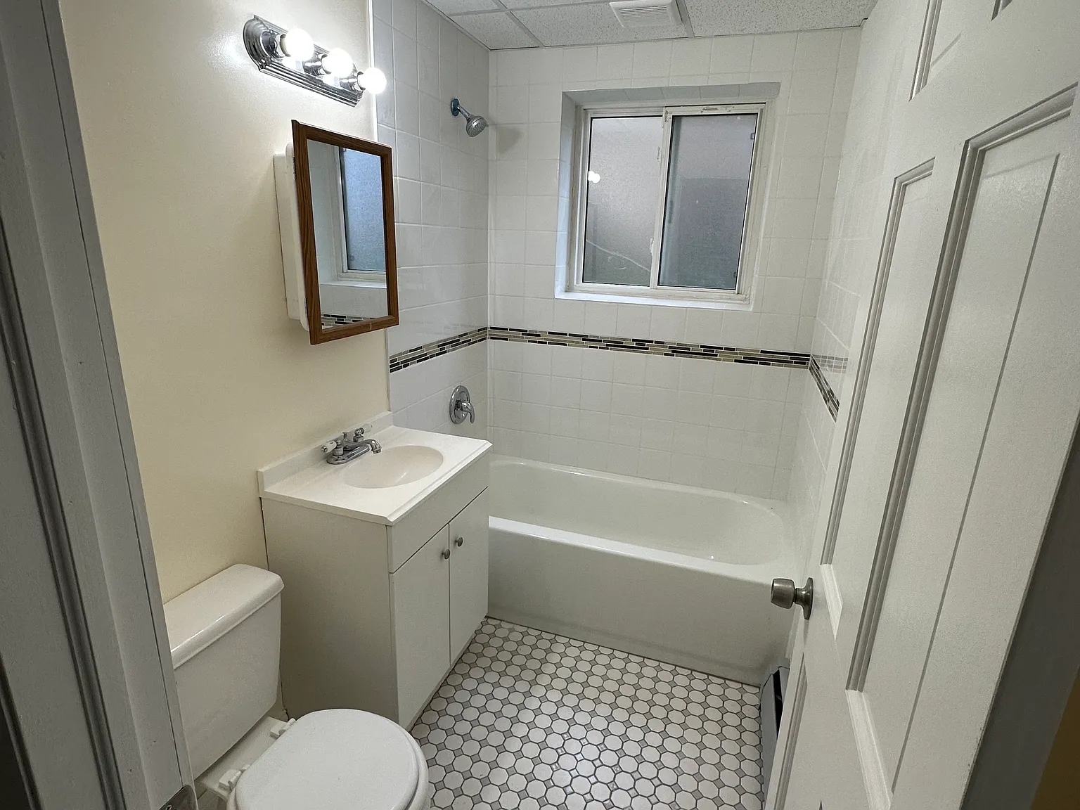 2 bed, $1,550 — Photo 3
