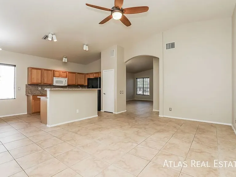 9005 N Silver Moon Way — Photo 2