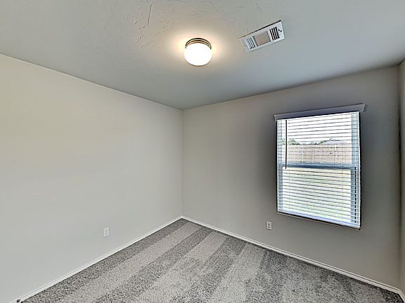 4th image of 309 Blue Dr