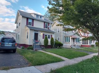 464 W 3rd Ave, Roselle, NJ 07203