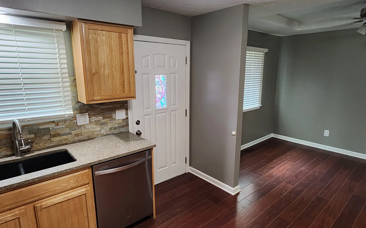 3 bed, 1580 sqft, $2,300 — Photo 3