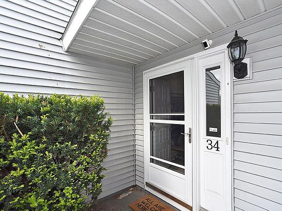 3rd image of 34 Tallow Wood Dr