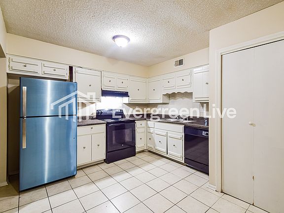 5th image of 3312 Spring Shadow Dr