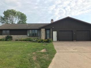 73 Section Rd, Miles, IA 52064