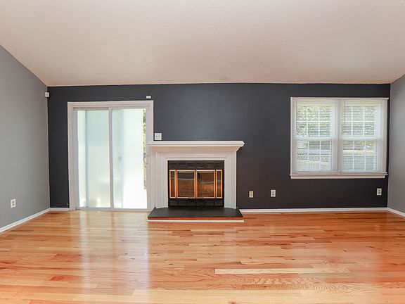 5th image of 1444 Lake Geneve Dr
