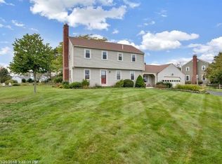 2 Roundabout Ln, Cape Elizabeth, ME 04107