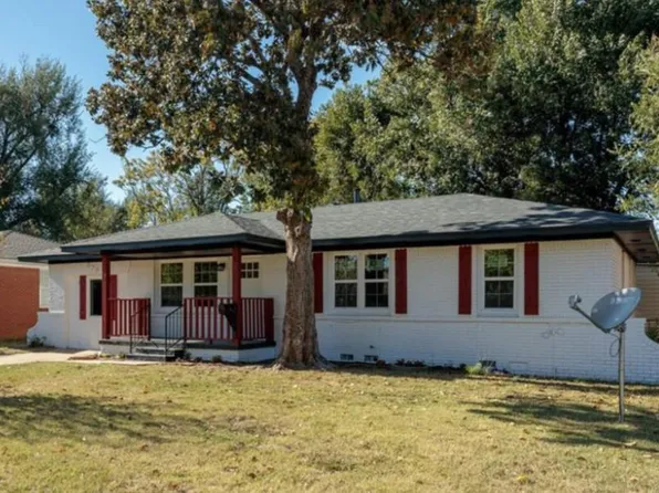 809 General Senter Dr, Midwest City, OK 73110