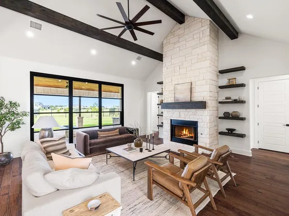 306 Interlaken St, Fredericksburg, TX 78624