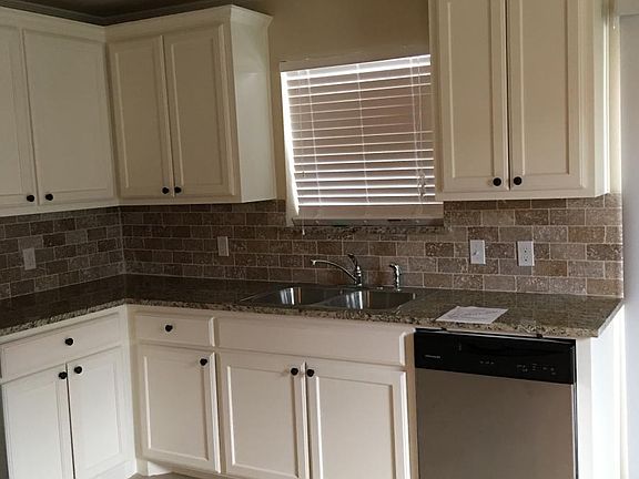 2nd image of 1725 Northbrook Ln