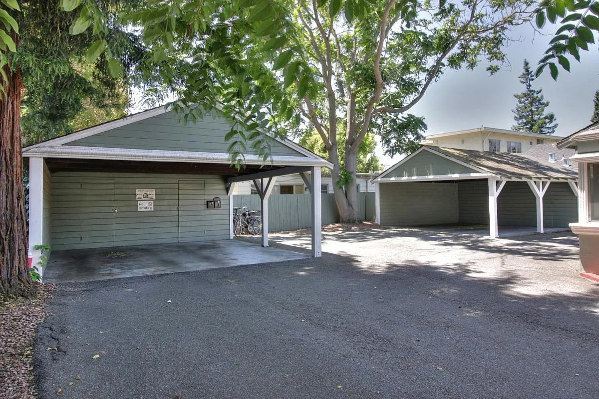 1 bed, 350 sqft, $2,595 — Photo 2