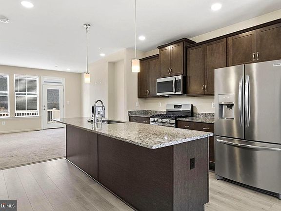 5th image of 7255 Martin Farm Cir