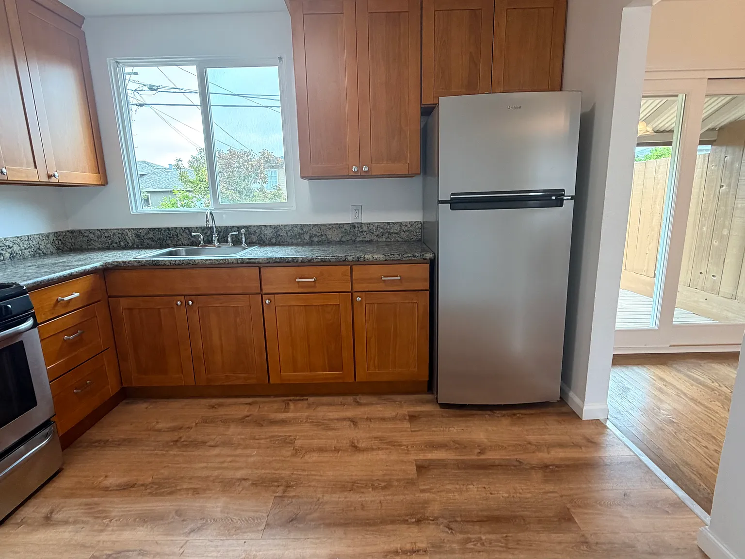3 bed, 1020 sqft, $4,500 — Photo 4