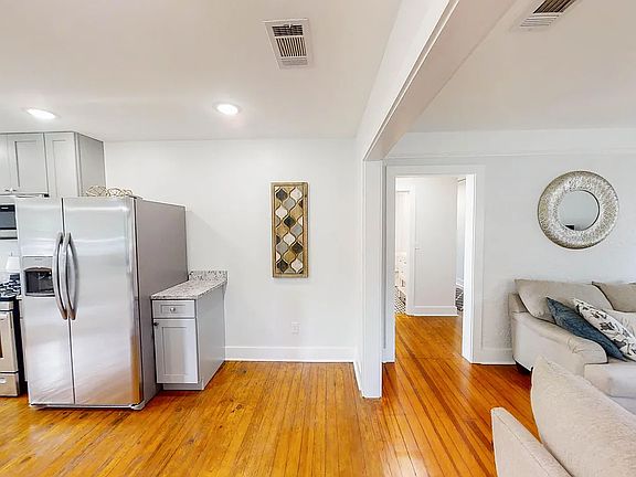 5th image of 2703 Bullis Ave
