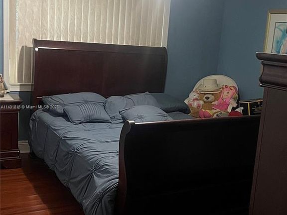 3rd image of 1635 W 44th Pl APT 214