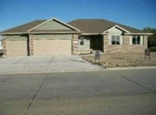 315 Beachwood Dr, Grand Island, NE 68803