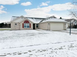 127 Union Ridge Dr, Englewood, OH 45322