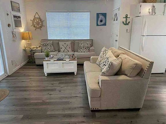 3rd image of 9124 Riverlodge Dr