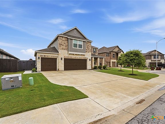 3rd image of 1515 Foxglove Dr