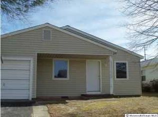 4 Santo Domingo Dr, Toms River, NJ 08757