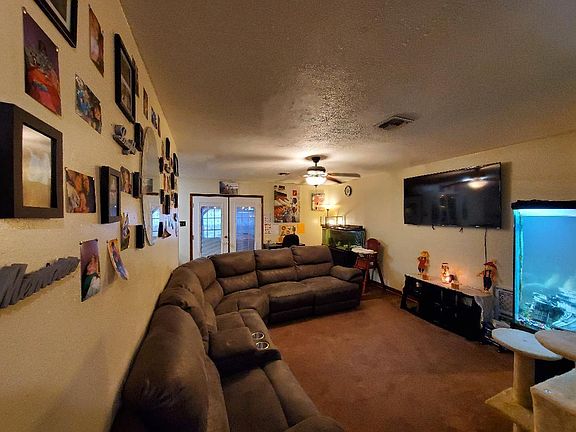 4th image of 1412 Camelia Dr