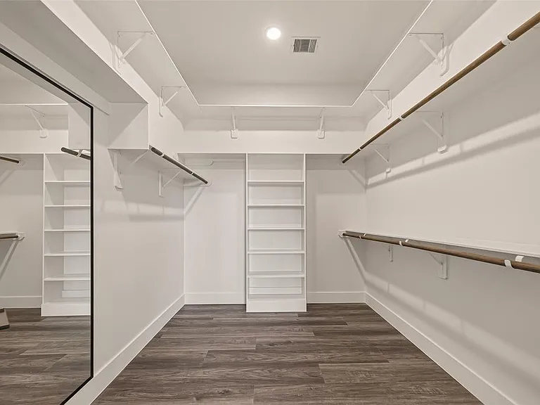 2711 Dennis St — Photo 15