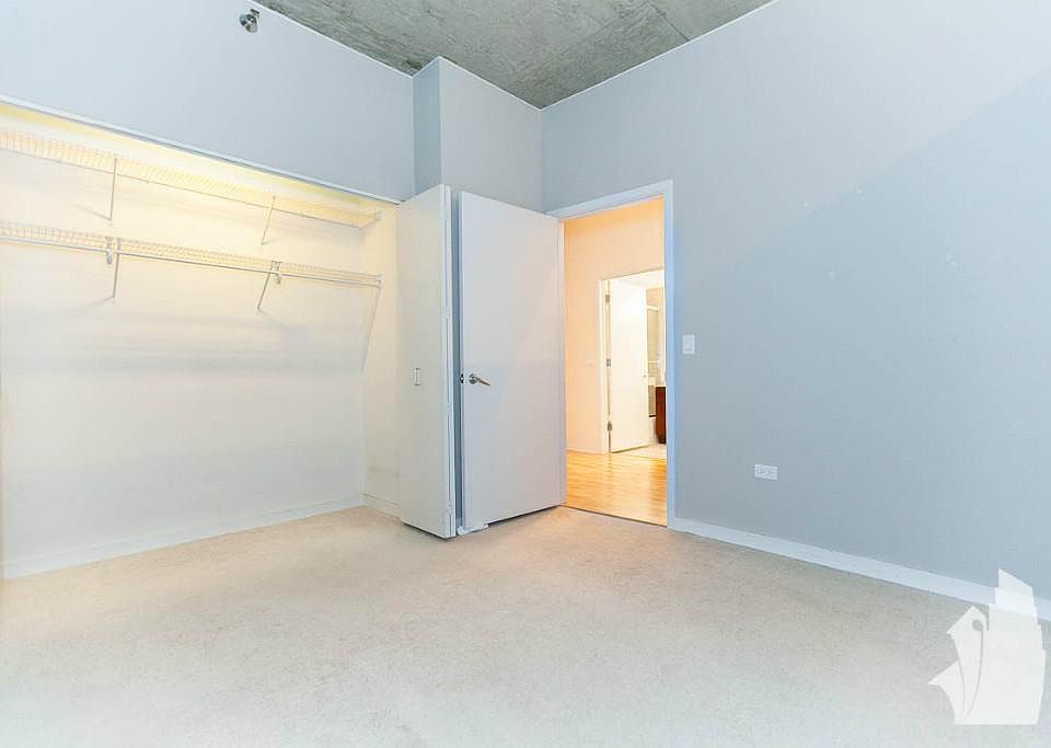 1st image of 702 N Larrabee St #813
