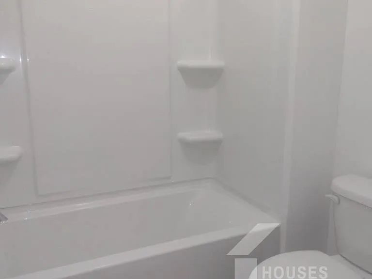 130 Ellison St — Photo 13
