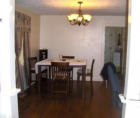 3rd image of 216 N Oceana Blvd