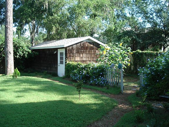 backyard towards garage