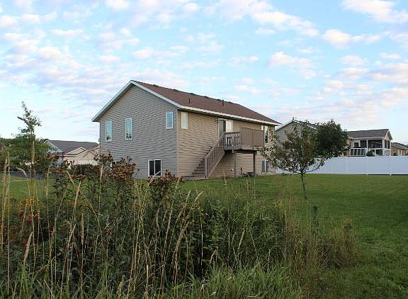 3rd image of 407 6th Ave S
