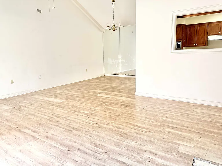 145 Croydon Ave — Photo 4