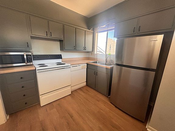 3rd image of 5618 B St APT 1