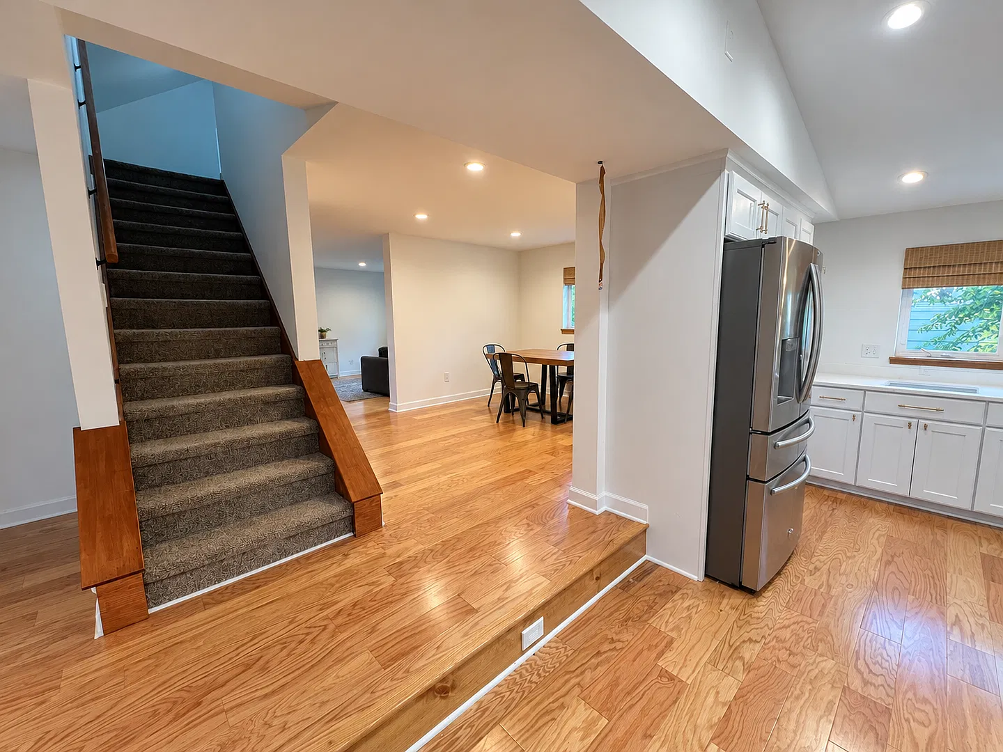 Completely Remodeled 2-Bedroom Home Near Lincoln Park — Photo 2