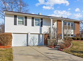 4125 Mason Dr, Hoffman Estates, IL 60192