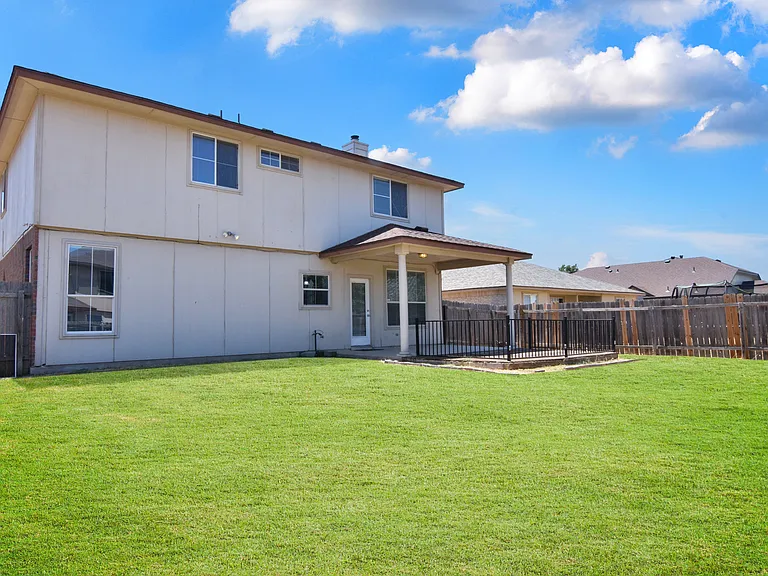 4903 Golden Gate Dr — Photo 31