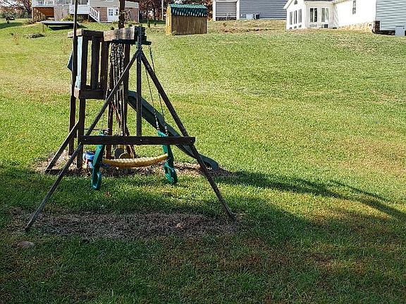 3rd image of 1574 Village Ct