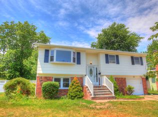 52 Ewell St, West Babylon, NY 11704