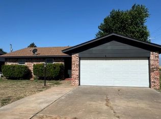 725 Elm Ave, Geary, OK 73040