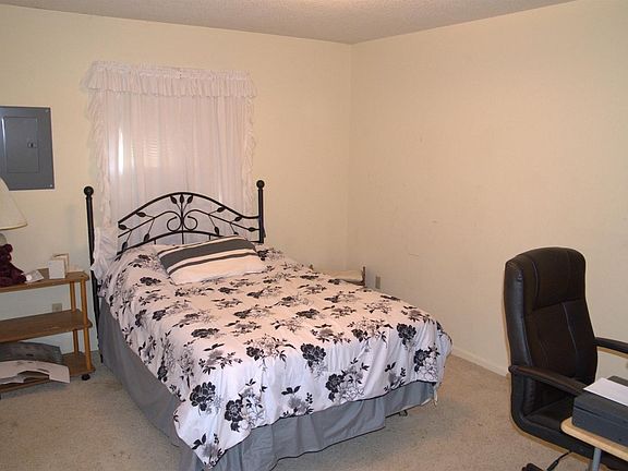 3rd image of 701 Terrace Ct